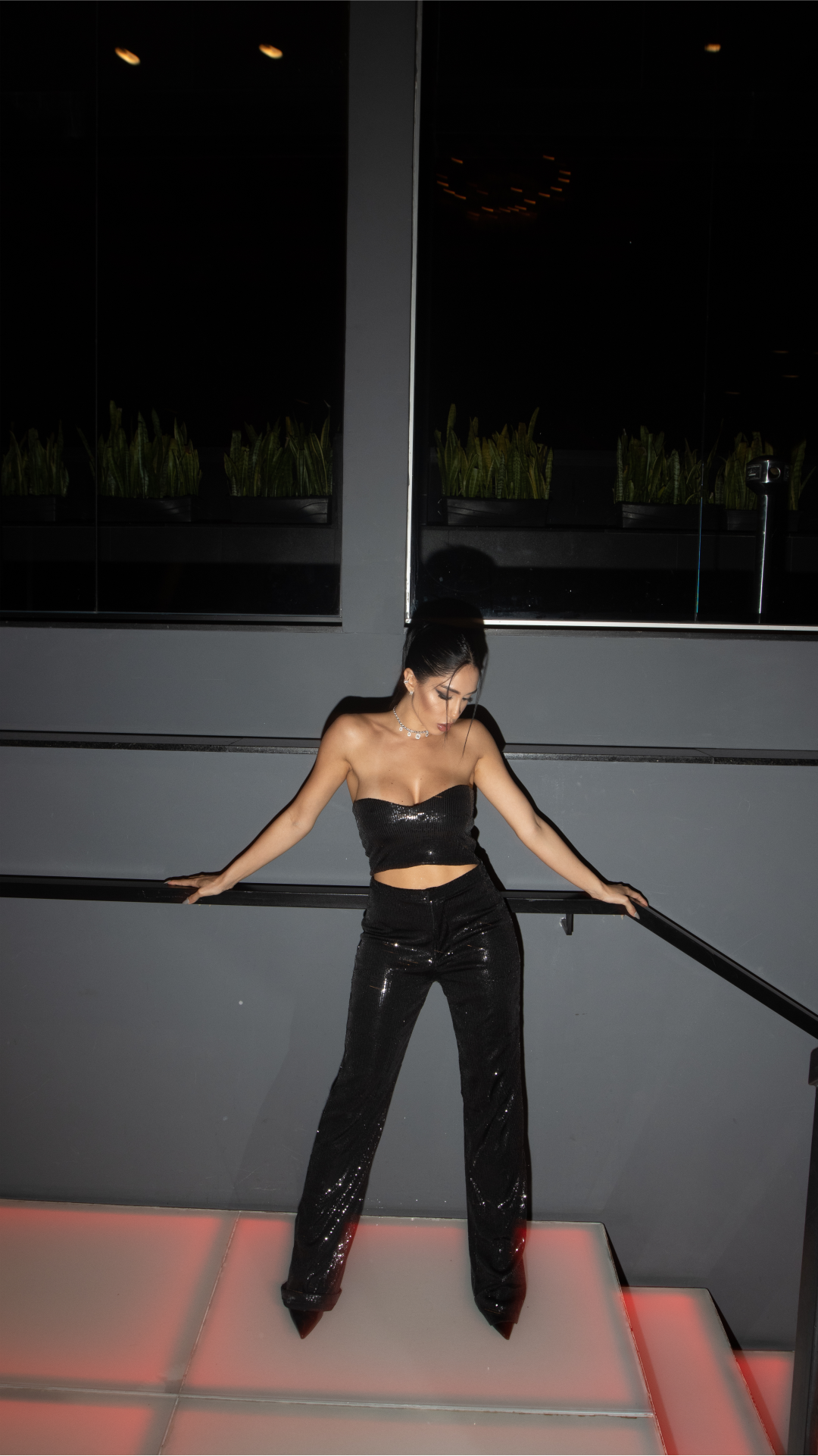 CROPPED NIGHT CLUB