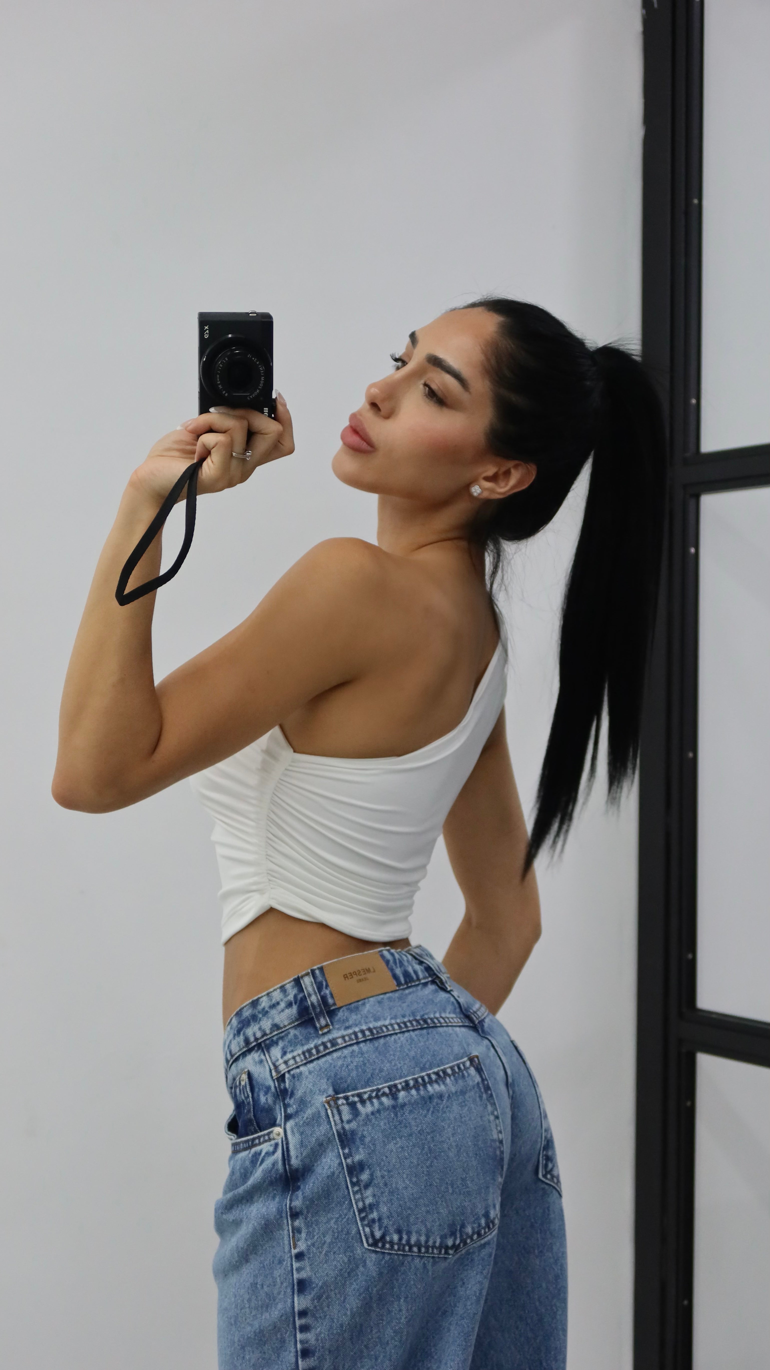 CROPPED ONE SHOULDER OFF WHITE