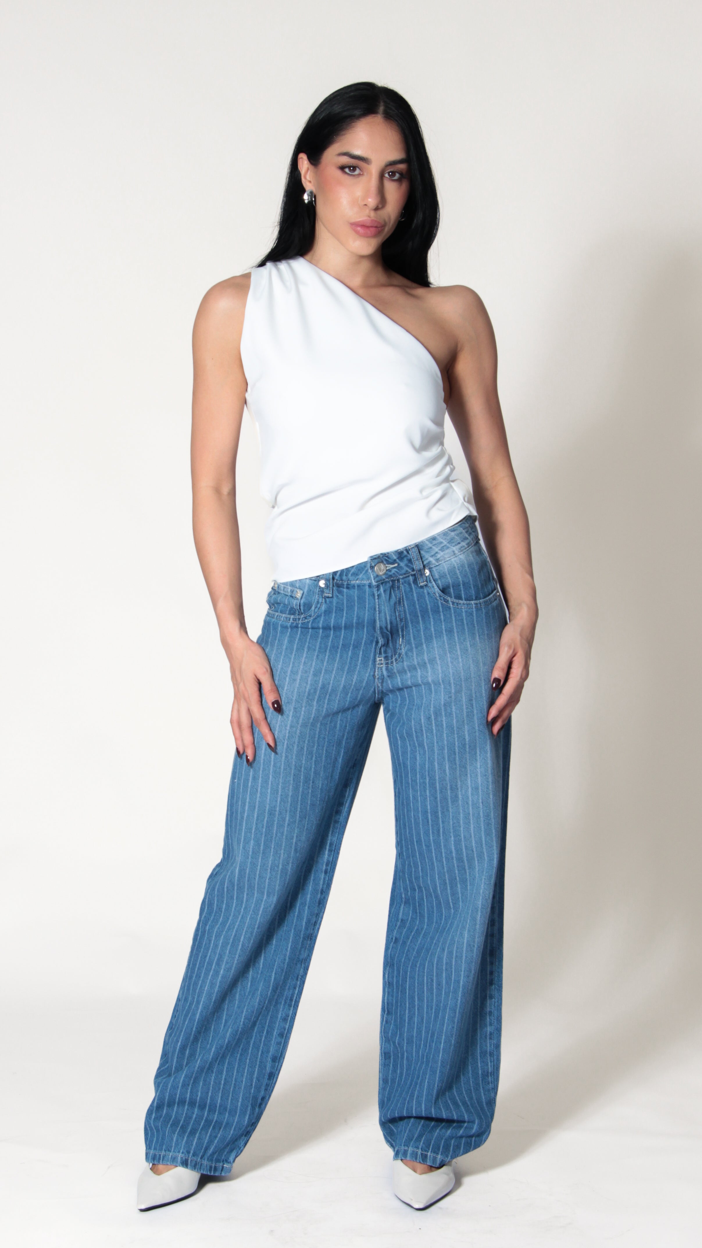 BLUSA ALFAIATARIA ONE SHOULDER OFF WHITE