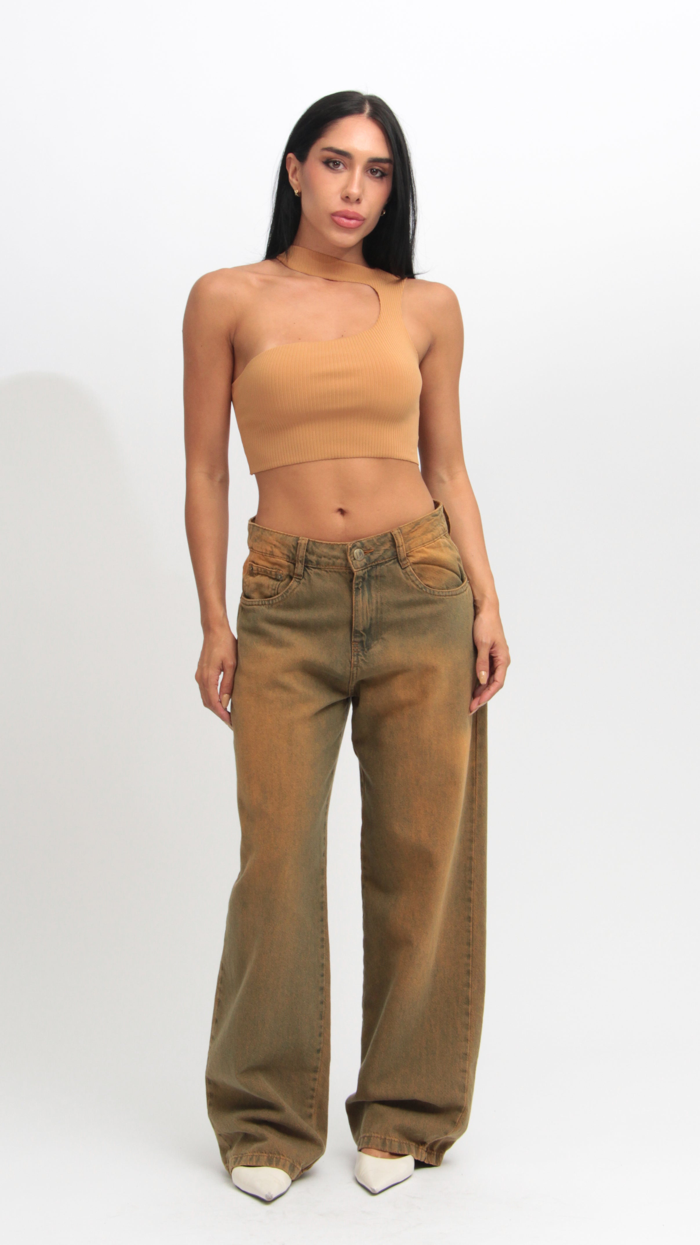 CROPPED SHOW OFF NUDE