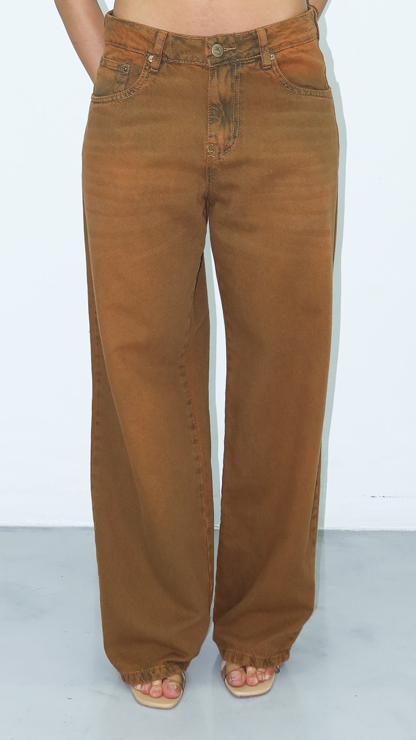 CALÇA JEANS OVERSIZED TERRACOTA